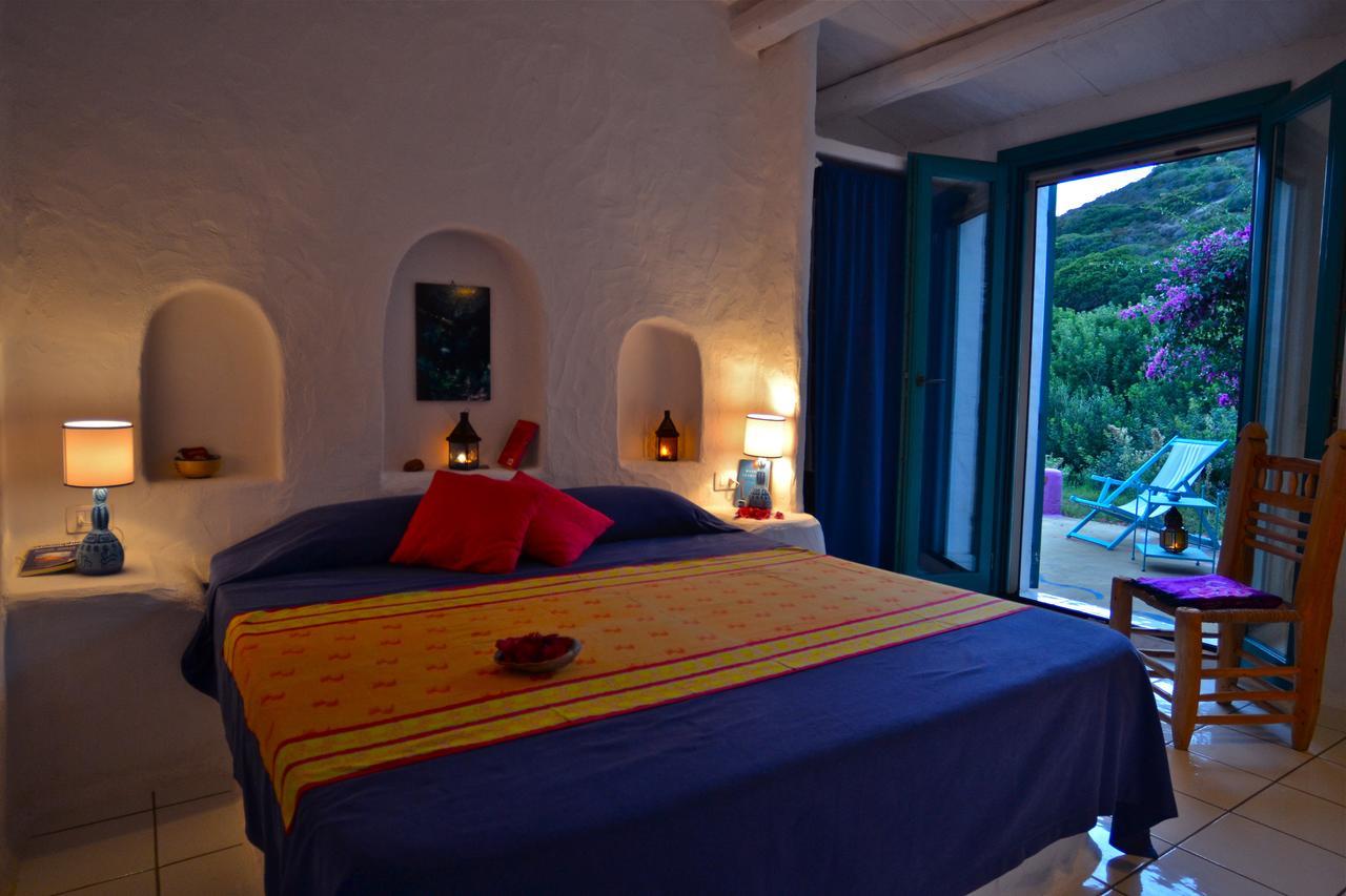 Poecylia Bed and Breakfast Carloforte  Exteriör bild