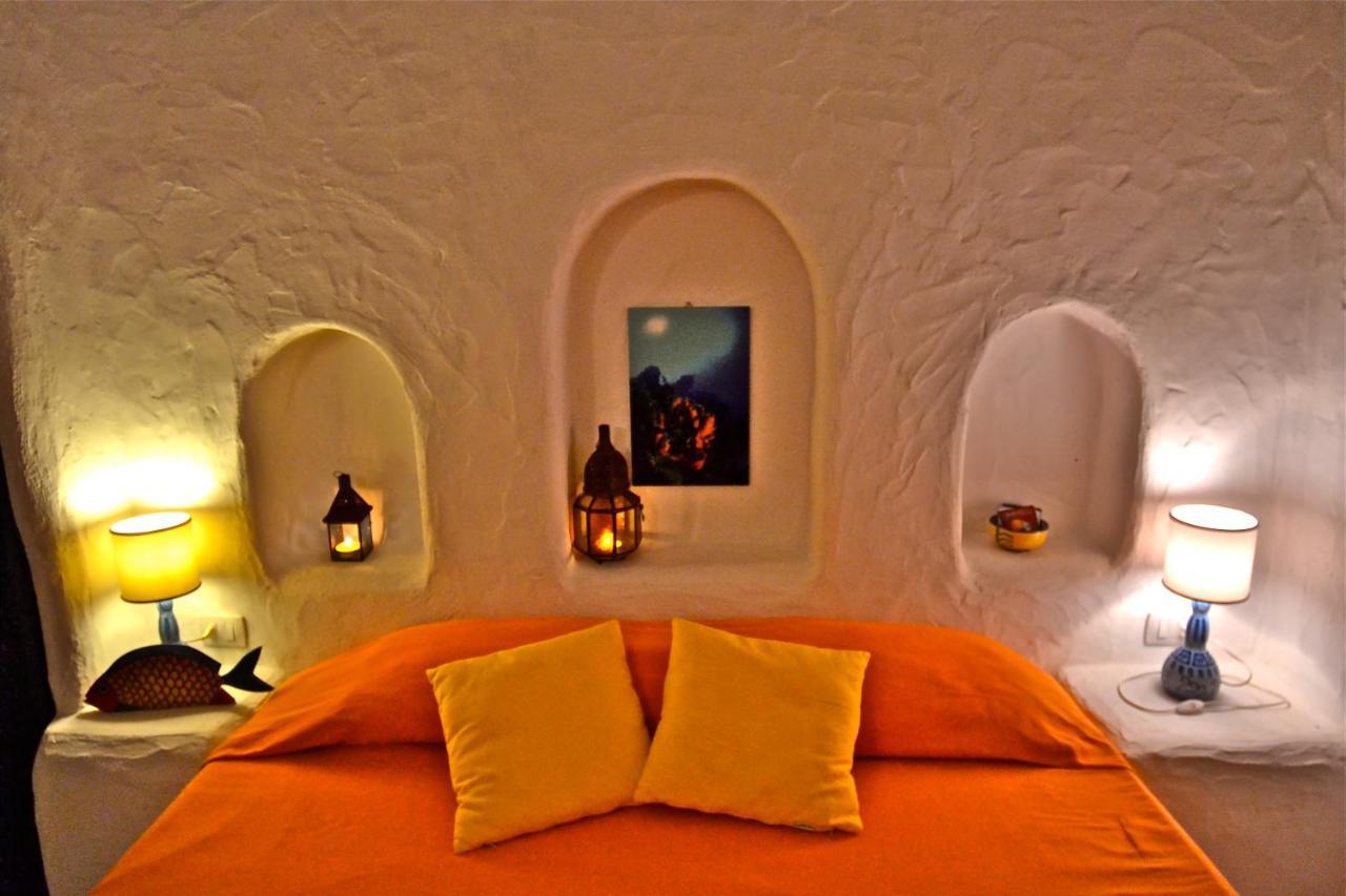 Poecylia Bed and Breakfast Carloforte  Exteriör bild